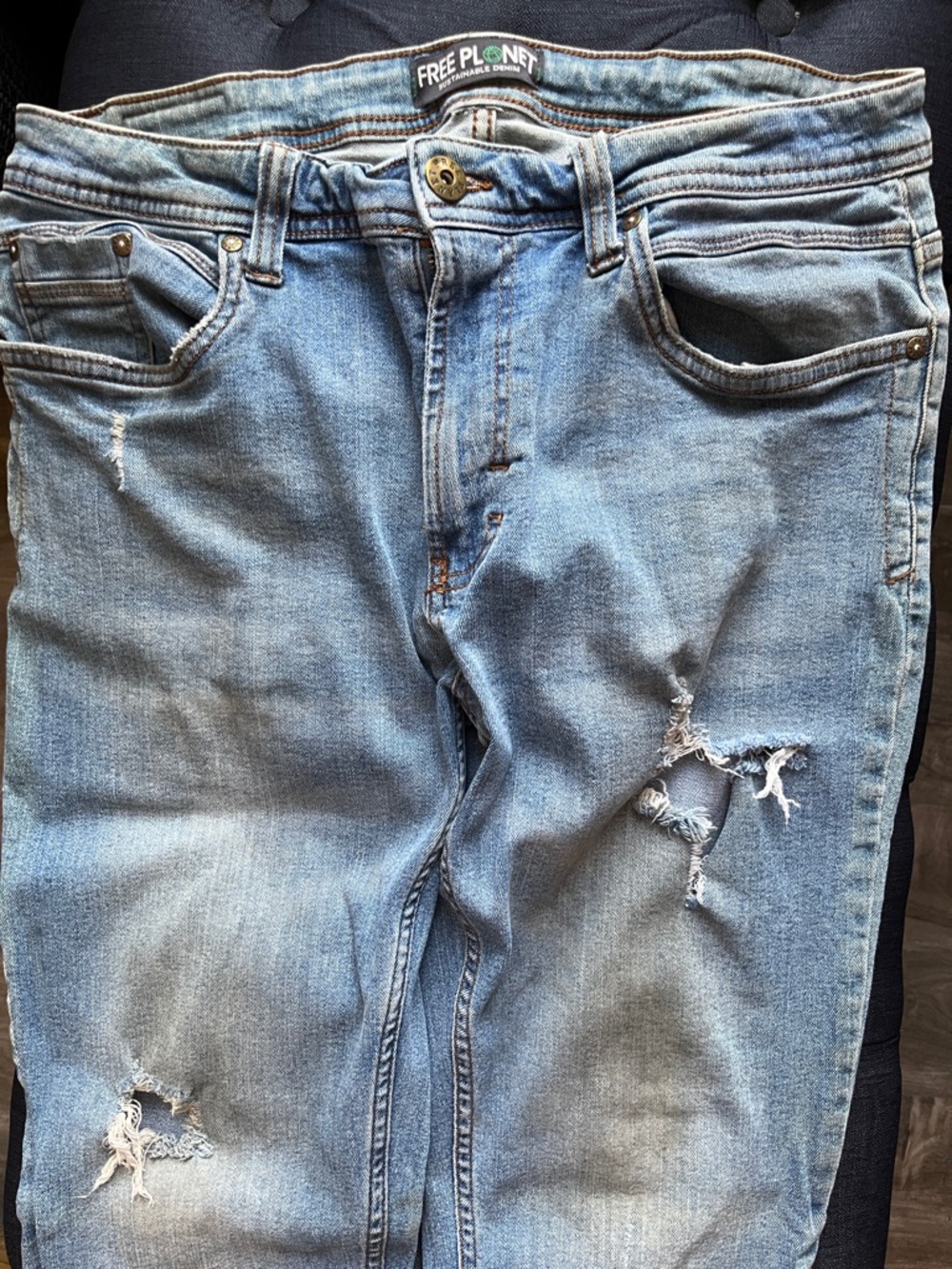 Free Planet Men's Light Blue Slim Straightt Distressed Jeans 34x32
